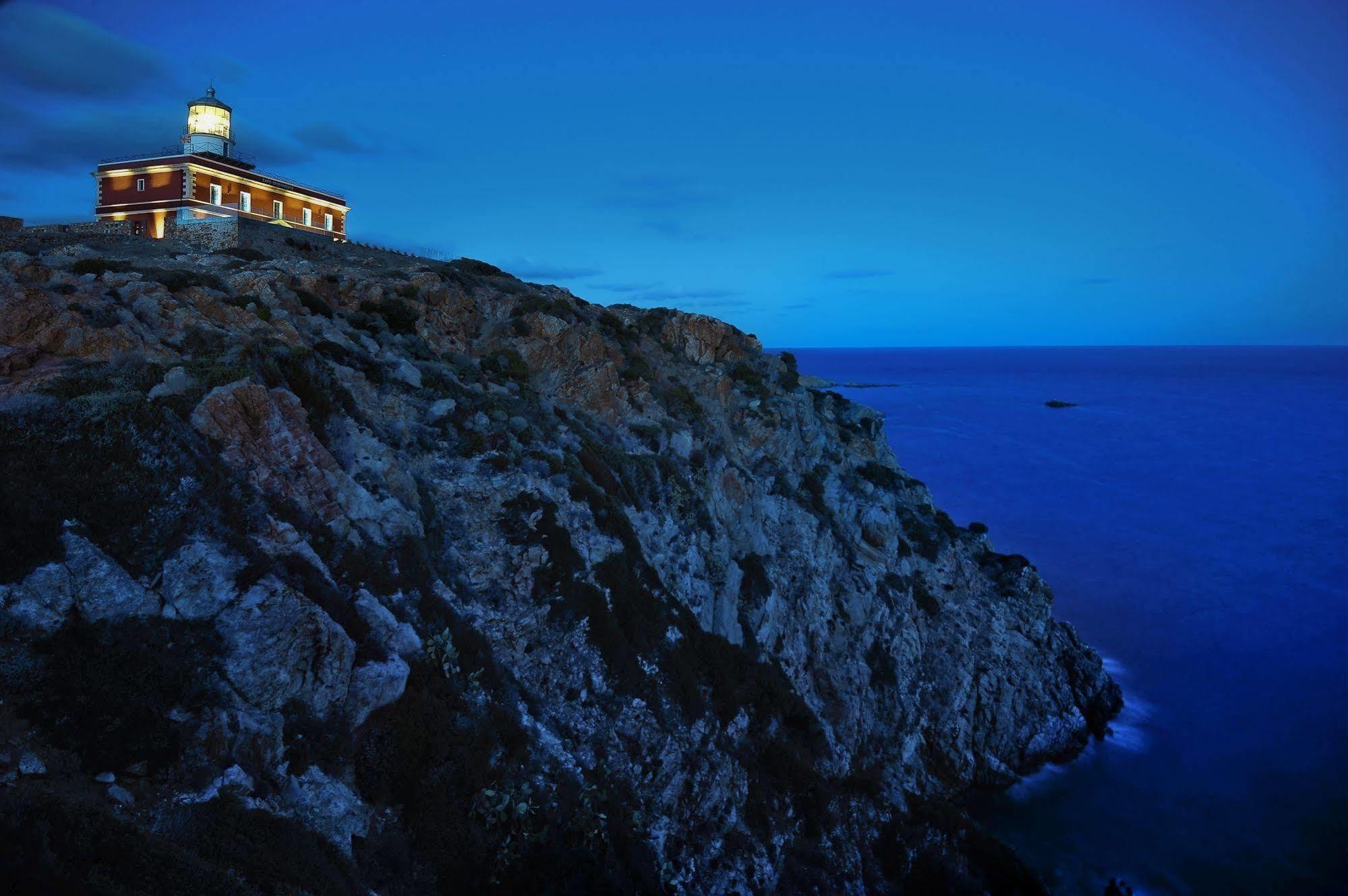 Faro Capo Spartivento Hotel