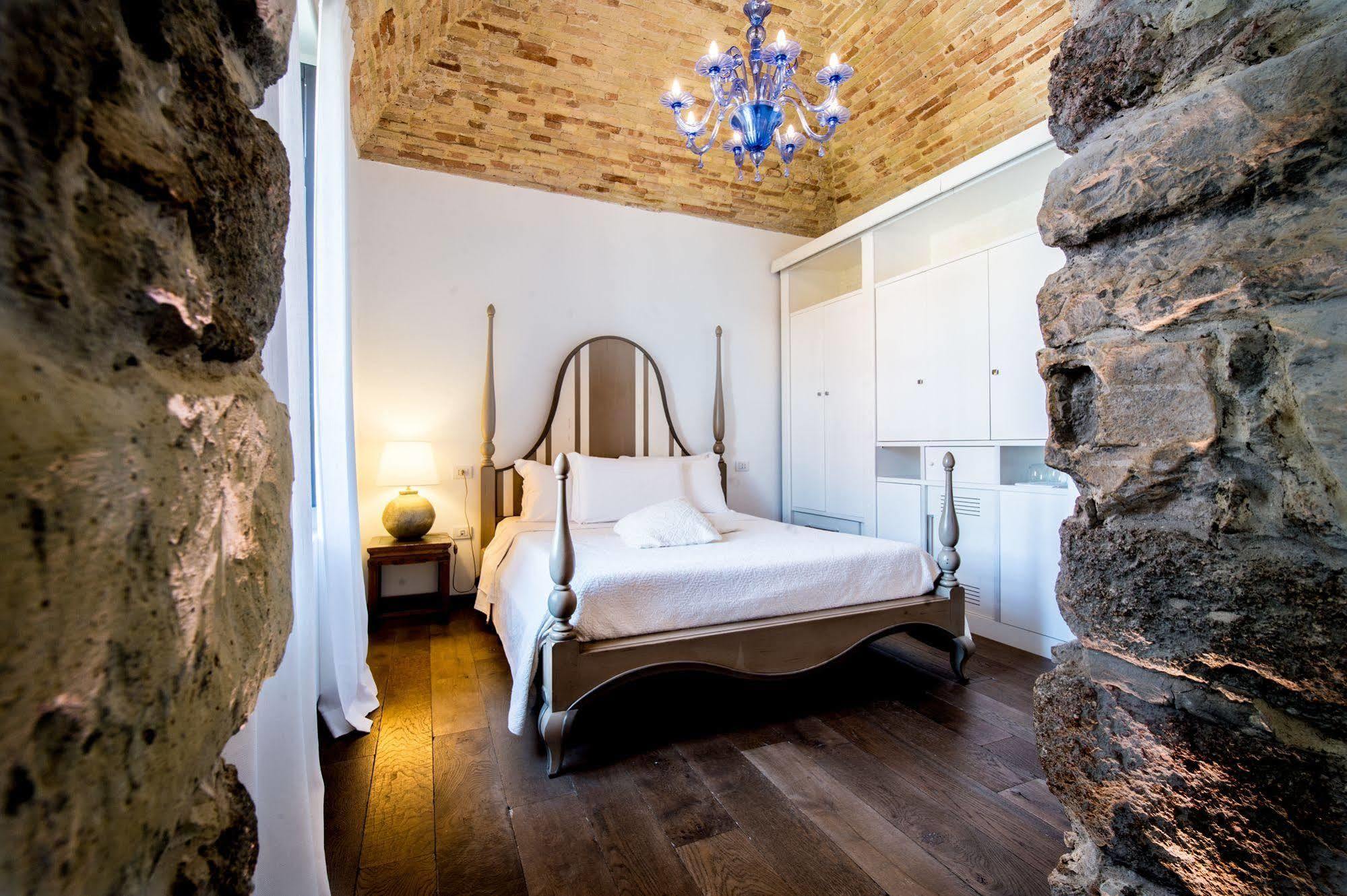 Hotel Faro Capo Spartivento 5*